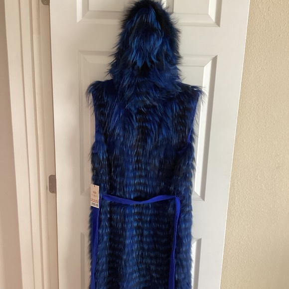 Gorgeous Real Silver Fox Fur Dyed Royal Blue Long Vest with Hood and Belt NWT - Picture 11 of 15